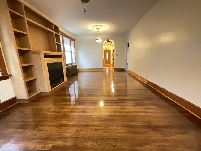 Building Photo - 33 Wilkenda Ave