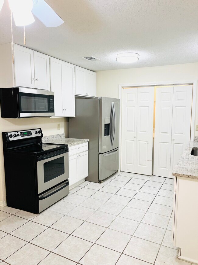 Foto del edificio - 1534 Delta Dr