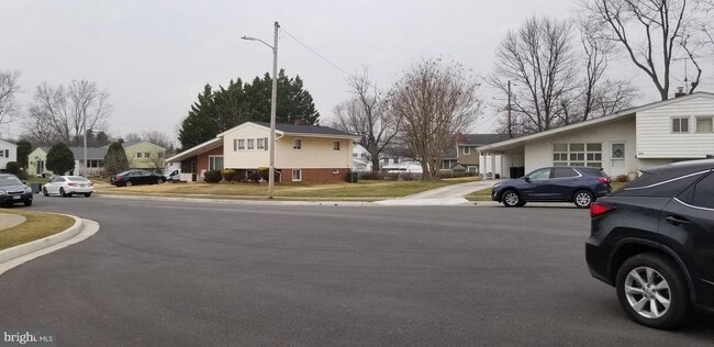 Building Photo - 2501 Ozark Cir