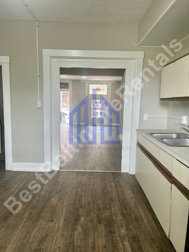 Foto del edificio - Spacious 3 Bedroom in West Baltimore