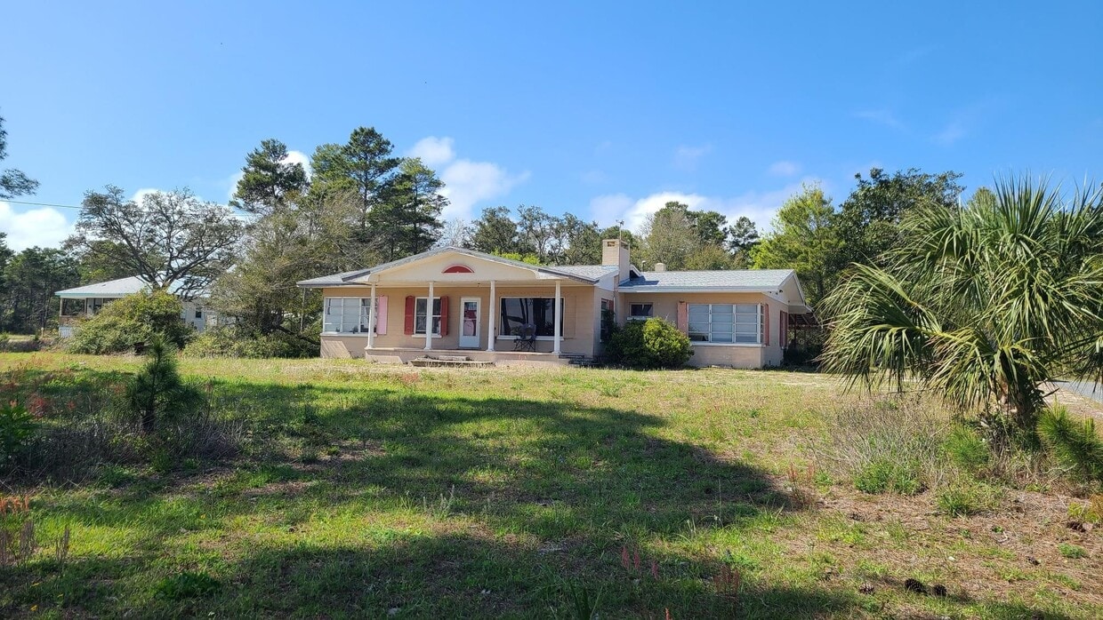 1897 Hwy 98 W, Carrabelle, FL 32322 House Rental in Carrabelle, FL