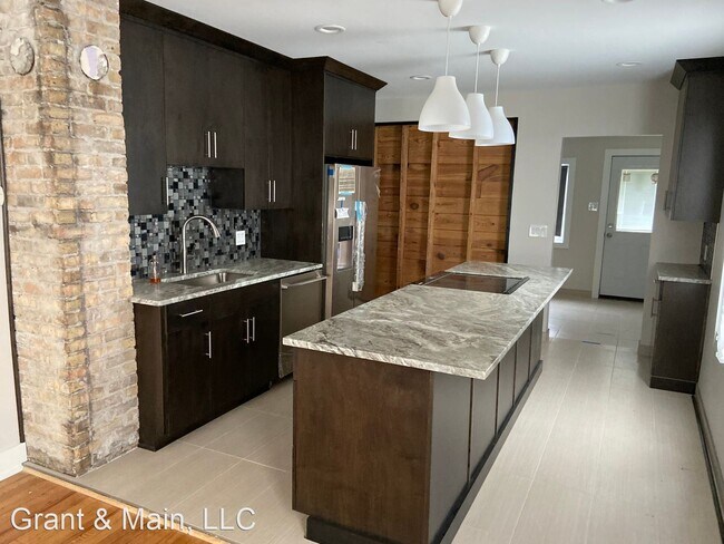 Foto del edificio - 2 br, 2.5 bath House - 2315 Yemans St.