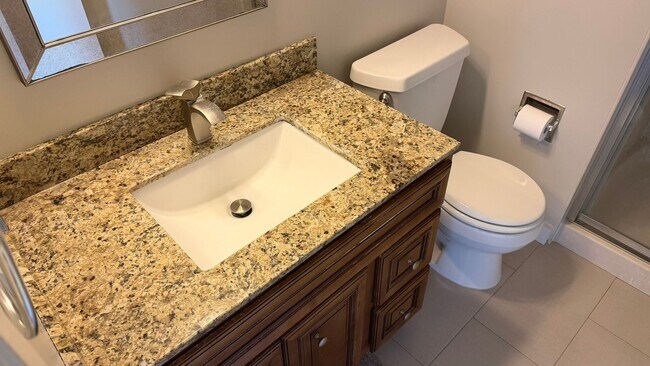 Foto del edificio - Clayton Townhouse 3 bedrooms 2 bathrooms 2 car garage