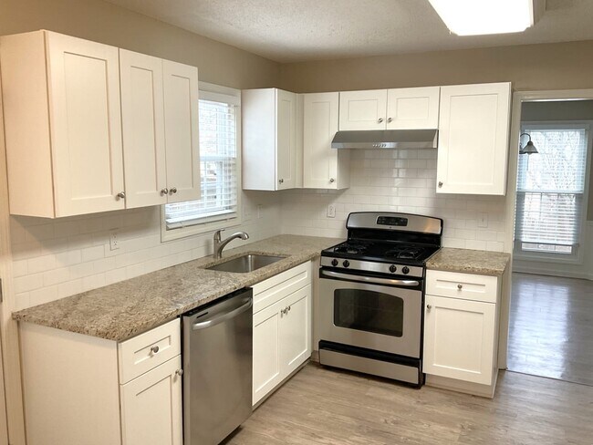 Building Photo - 2300 Loren Springs Ct SW