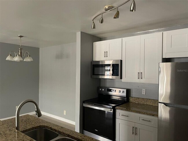 Building Photo - 5974 Westgate Dr