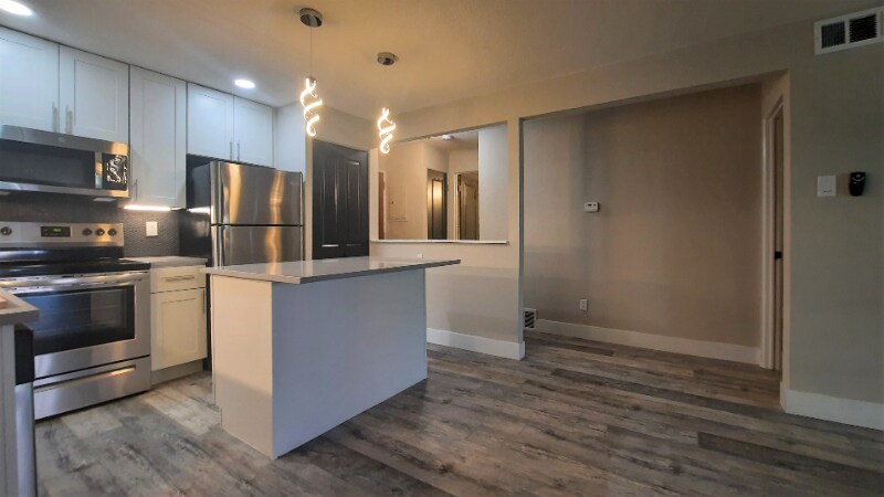 Foto principal - 8717 Watson Rd