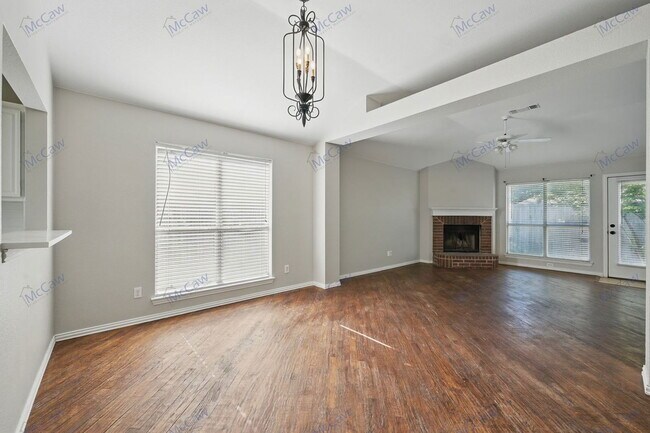 Foto del edificio - 1012 Waterview Dr