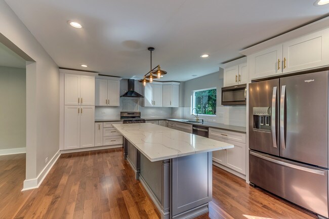 Building Photo - 1008 Honest Pleasure Dr