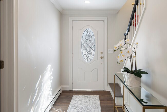 Foto del edificio - 64 White Oak Shade Rd