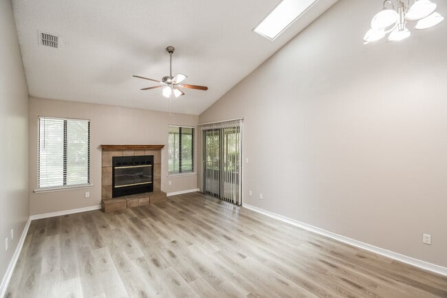 Building Photo - 4176 Rollingwood Ct