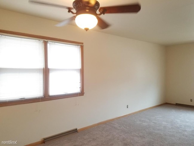 Foto del edificio - 1317 W Sheridan Ct
