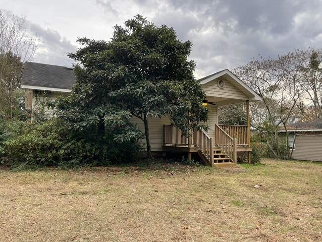 Building Photo - 3826 Dyches Rd