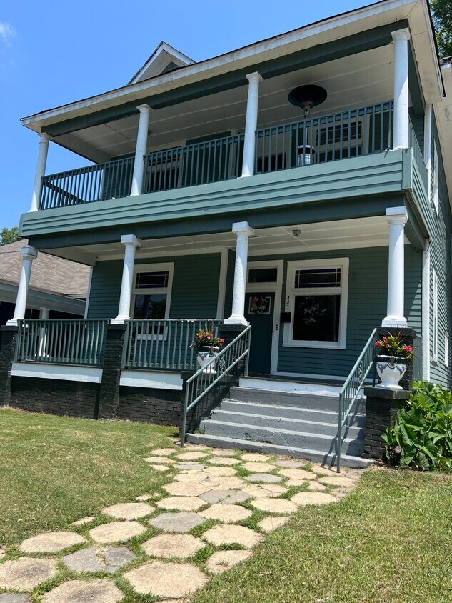 Foto principal - 443 Burton Ave