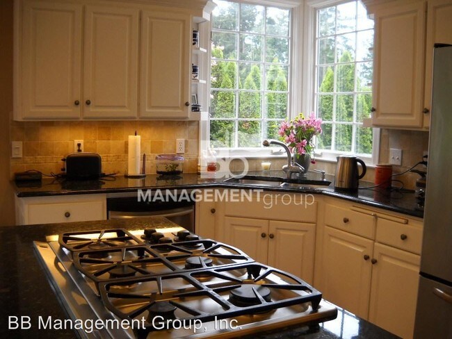 Foto del edificio - 4 br, 3 bath House - 12496 NW Hartford Street