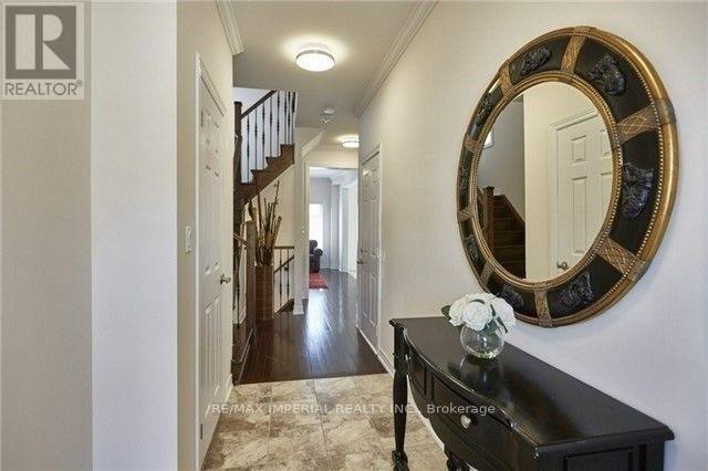 Photo du bâtiment - 33 Wimbledon Ct