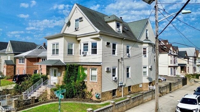 Building Photo - 959-961Avenue C