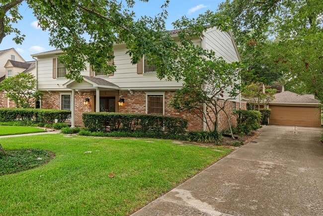 Building Photo - 527 Briar Knoll Dr
