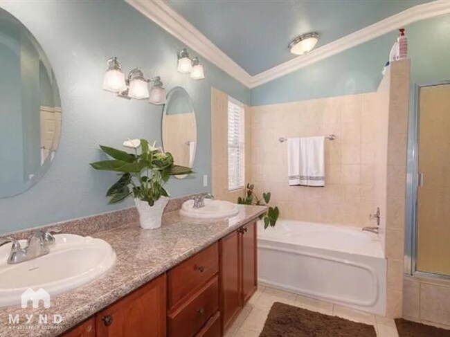 Foto del edificio - 9005 Redwater Dr