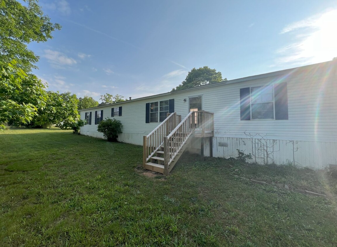 Primary Photo - For Rent Davie County!!
