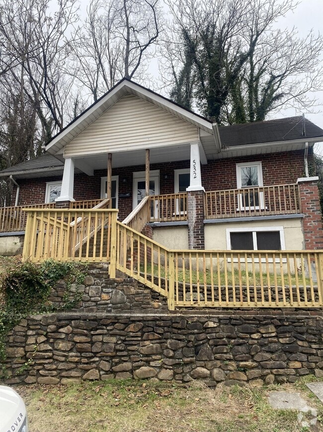 Gainsboro Historic District Apartments for Rent with Hardwood Floors