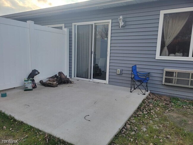 Building Photo - 2 br, 1 bath Duplex - 3719 Flynn Place