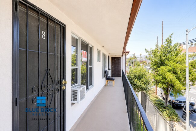 Foto del edificio - 1055 N El Centro Ave