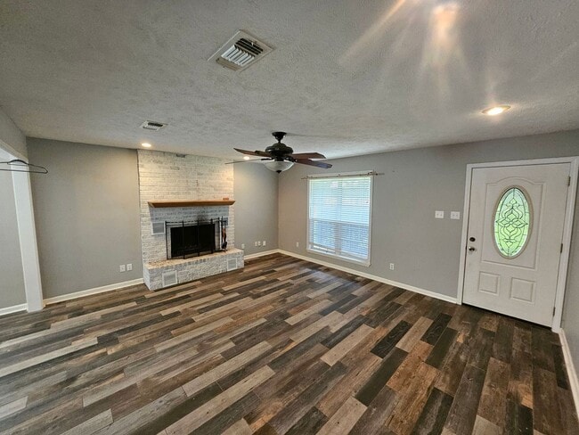 Building Photo - 110 Lacey Ln
