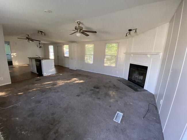 Building Photo - 8827 Deerwood Dr
