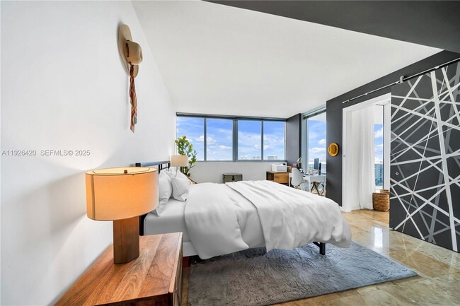 Foto del edificio - 7929 West Dr