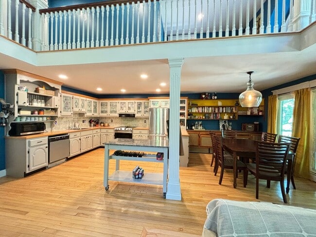 Building Photo - 219 Carrabassett Rd