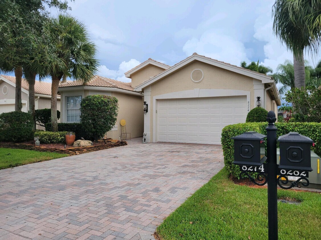 8274 La Jolla Vista Ln, Lake Worth, FL 33467 House Rental in Lake