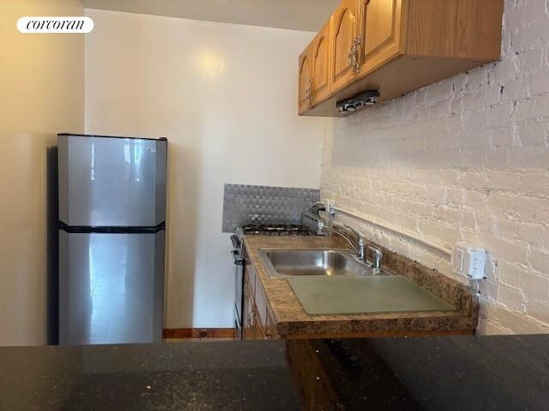 Foto del edificio - 140 W 75th St