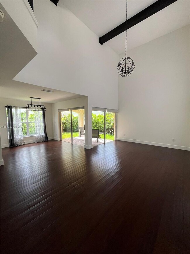 Foto del edificio - 9995 NW 51st Terrace
