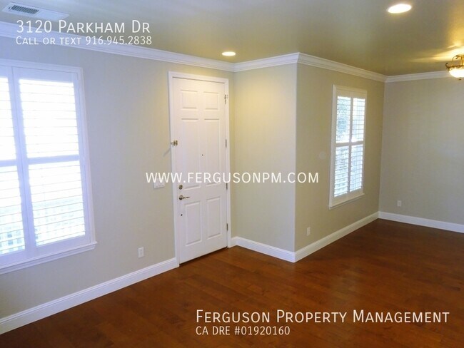 Foto del edificio - 3120 Parkham Dr