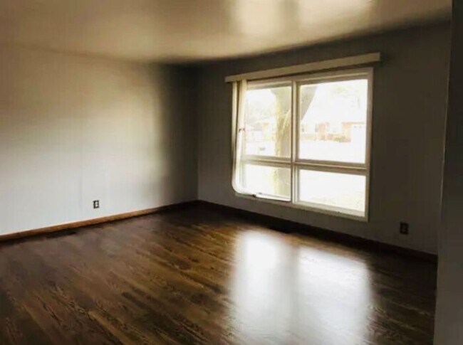 Foto del edificio - Fenced yard!