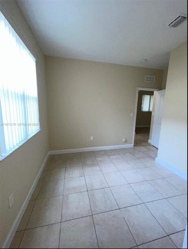 Foto del edificio - 1661 SE 29th Ct