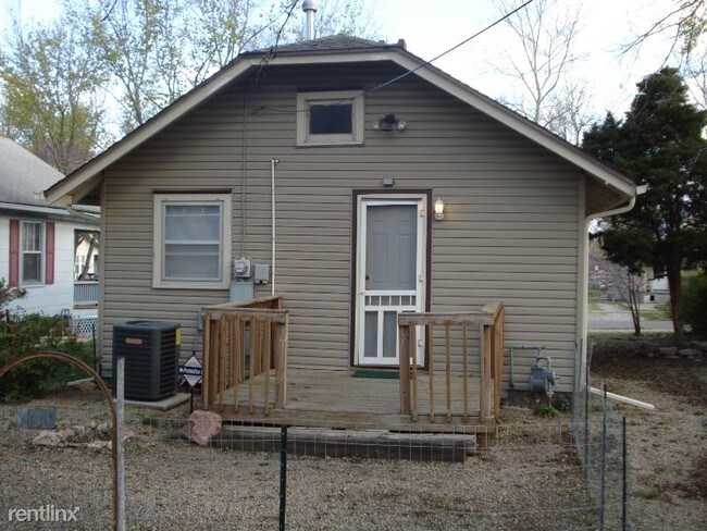 Building Photo - 1 br, 1 bath House - 2205 SW Kensington Ct