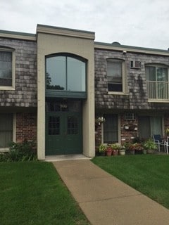Foto principal - 906 9th Ave S