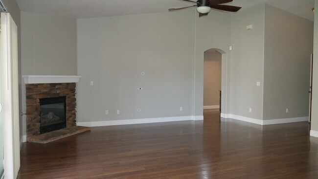 Foto del edificio - 2463 Rainier Way