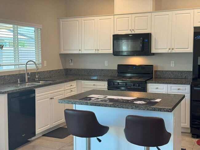 Building Photo - Beautiful Single Story House in New commun...