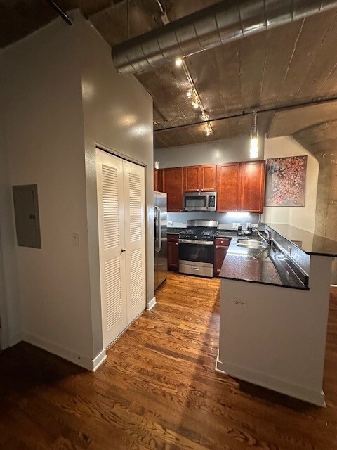 Kitchen - 1001 W 15th St
