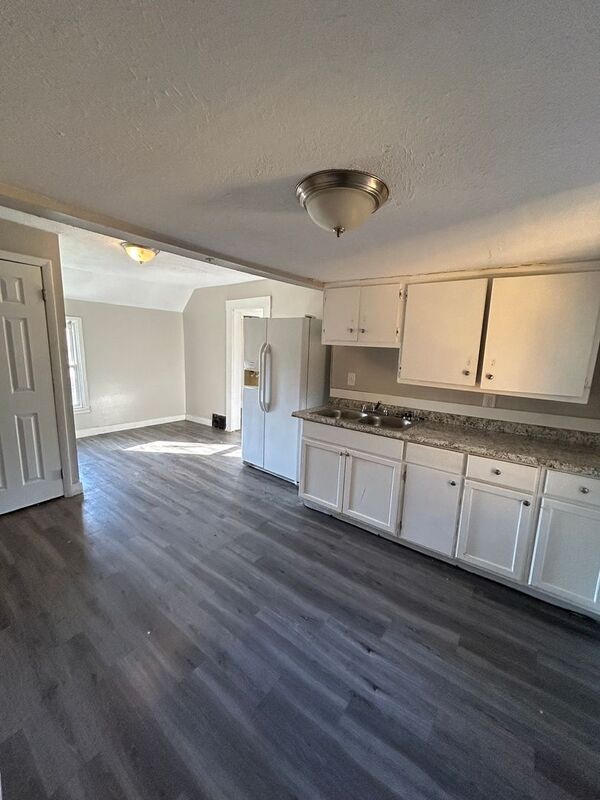 Foto del edificio - 3139 W 86th St