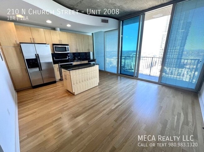 Foto del edificio - 210 N Church St