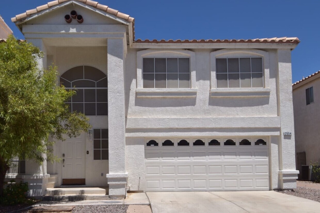 Foto principal - 2554 Claridge Ave