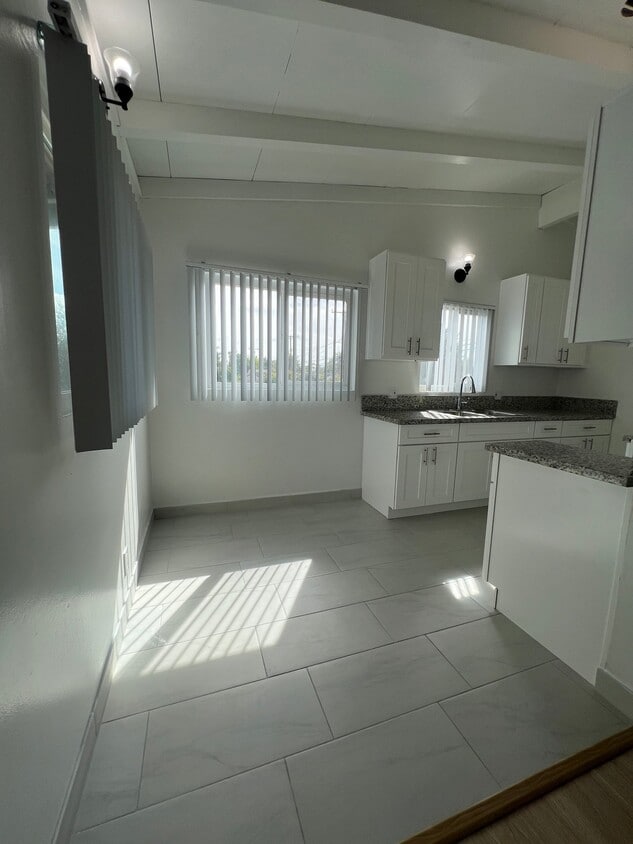 Photo - 1102 W Broadway (Anaheim, CA)