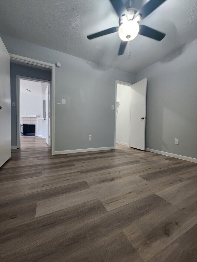 Building Photo - 5507 Clarkston Ln