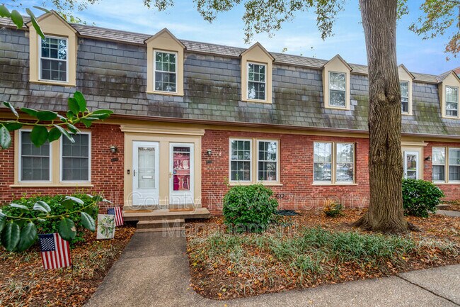 Photo - 1020 S Barton St Townhome