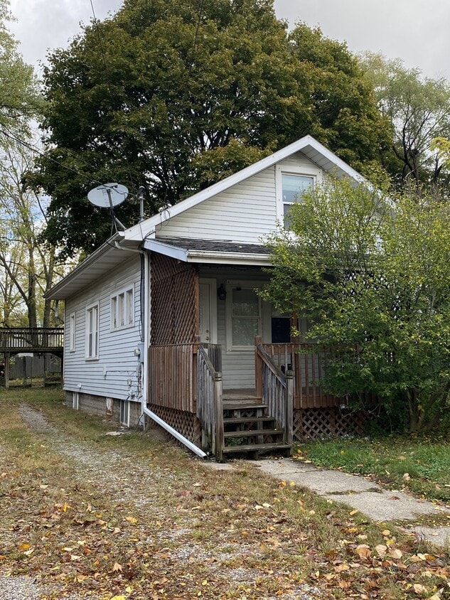 Photo - 833 E North St (Lansing, MI)