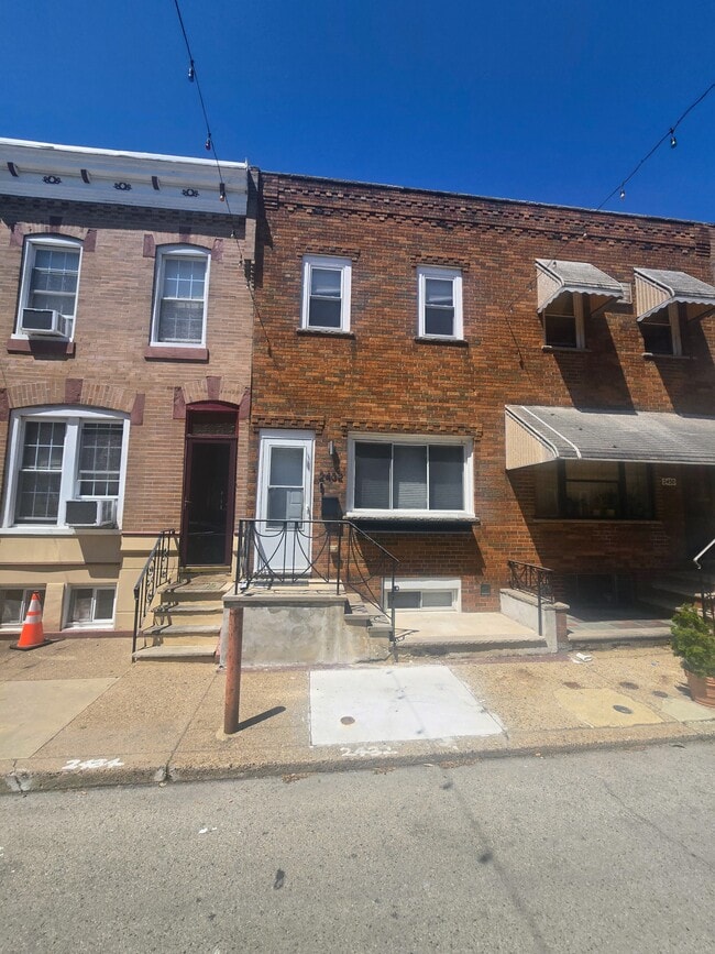 Photo - 2432 S Hutchinson St House