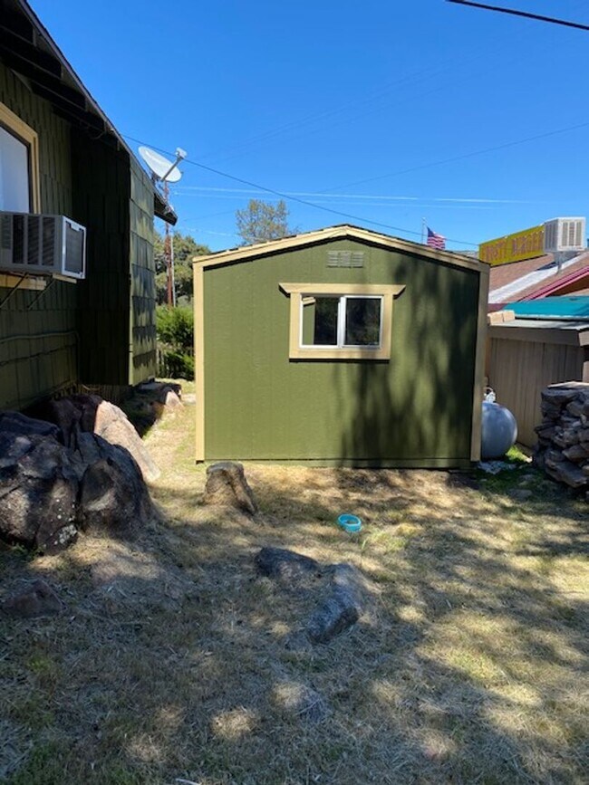 Foto del edificio - 7475 Pine Valley Rd